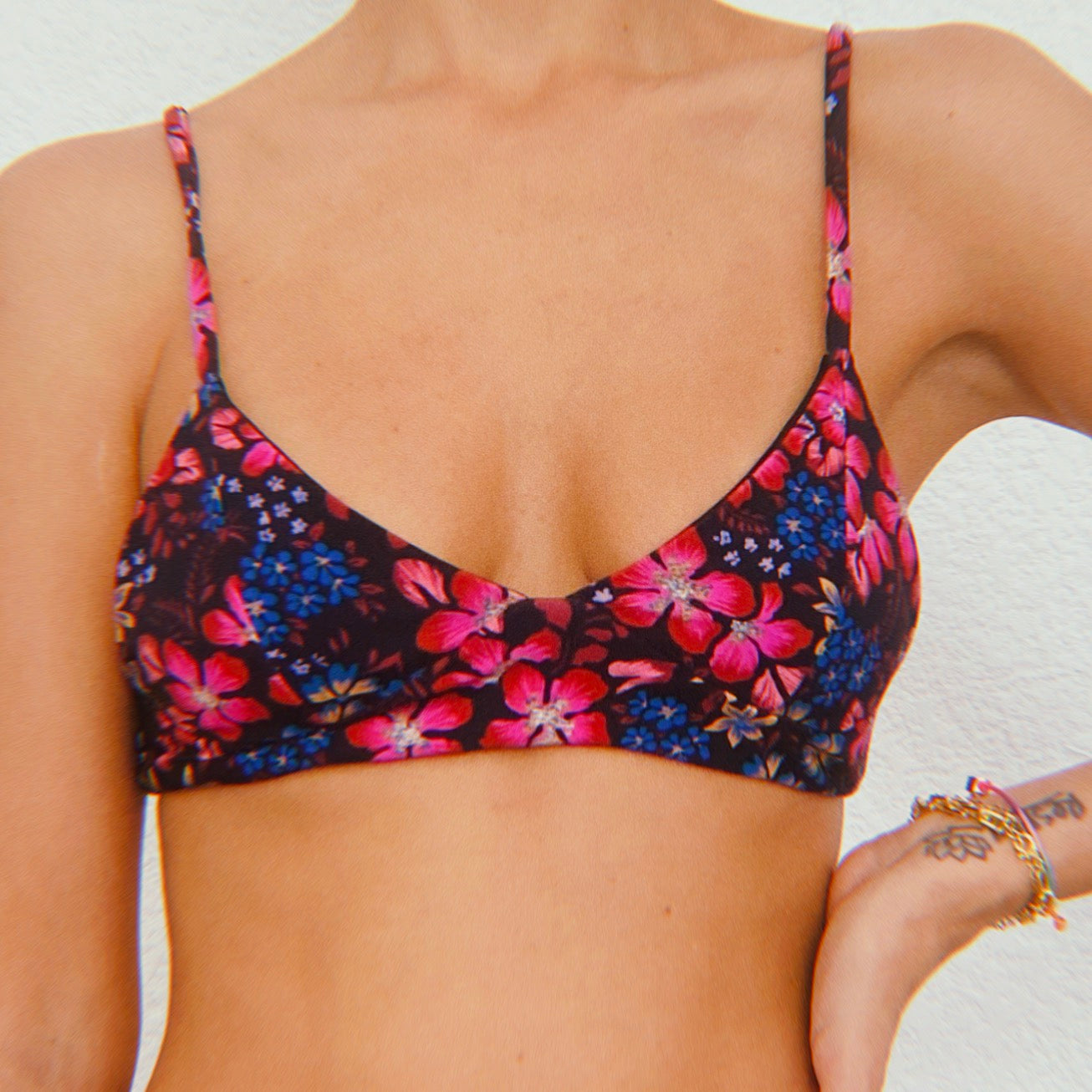 KIRA TOP